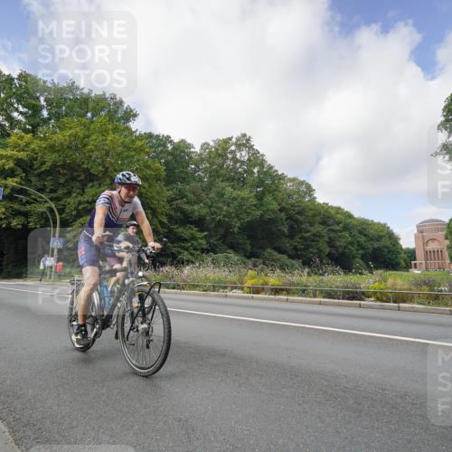14.09.2025 - Stadtparktriathlon Michael Burmester http://msf.ph/oto/8892644 14.09.2025 11:18:41 Radfahren 724, 868, 932, 934, 985, 993, 1015 meine-sportfotos.de