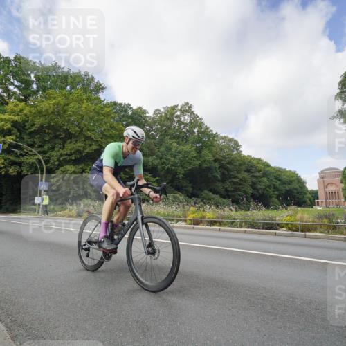 14.09.2025 - Stadtparktriathlon Michael Burmester http://msf.ph/oto/8892648 14.09.2025 11:18:50 Radfahren 826, 852, 919, 996, 1006 meine-sportfotos.de