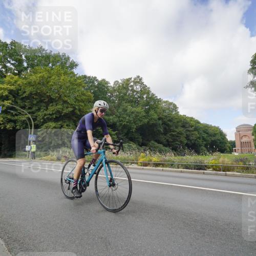 14.09.2025 - Stadtparktriathlon Michael Burmester http://msf.ph/oto/8892652 14.09.2025 11:18:53 Radfahren 826, 852, 919, 996, 1006 meine-sportfotos.de