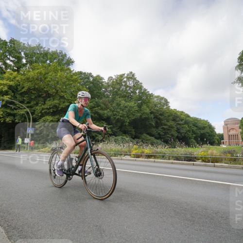 14.09.2025 - Stadtparktriathlon Michael Burmester http://msf.ph/oto/8892656 14.09.2025 11:19:12 Radfahren 797, 806, 835, 911, 914, 947, 969 meine-sportfotos.de