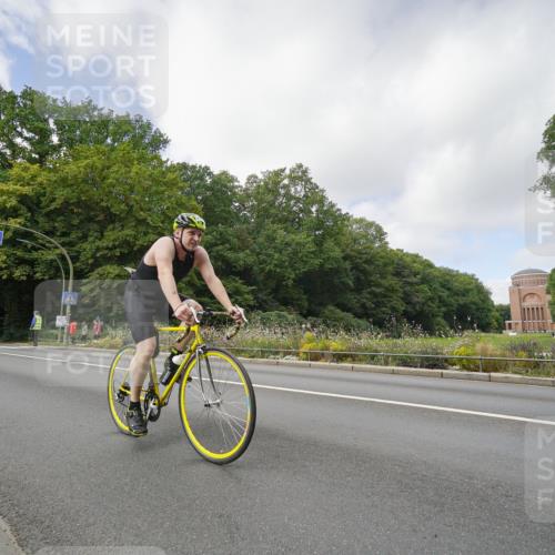 14.09.2025 - Stadtparktriathlon Michael Burmester http://msf.ph/oto/8892659 14.09.2025 11:19:15 Radfahren 797, 806, 835, 911, 914, 947, 969 meine-sportfotos.de