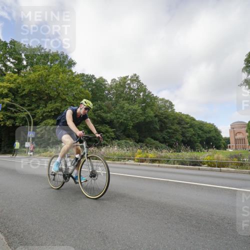 14.09.2025 - Stadtparktriathlon Michael Burmester http://msf.ph/oto/8892662 14.09.2025 11:19:18 Radfahren 806, 846, 905, 911, 914, 942, 969 meine-sportfotos.de