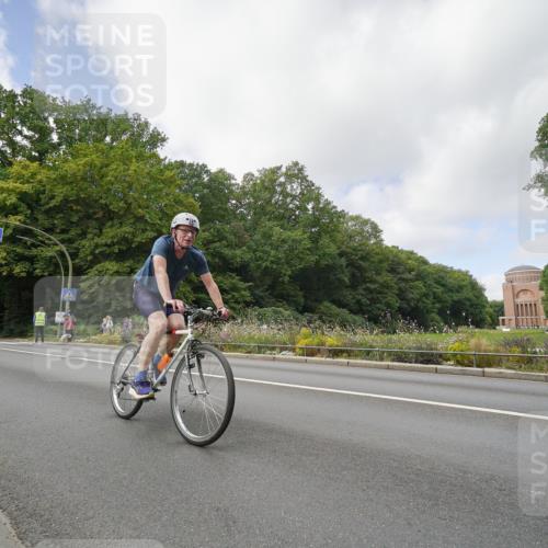 14.09.2025 - Stadtparktriathlon Michael Burmester http://msf.ph/oto/8892673 14.09.2025 11:19:41 Radfahren 854, 898, 944, 979, 1009, 1020 meine-sportfotos.de