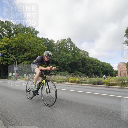 14.09.2025 - Stadtparktriathlon Michael Burmester http://msf.ph/oto/8892674 14.09.2025 11:19:47 Radfahren 825, 836, 898, 1009, 1020 meine-sportfotos.de