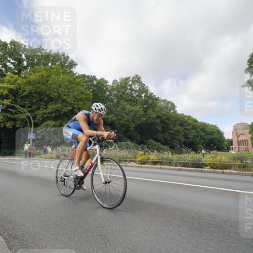 14.09.2025 - Stadtparktriathlon Michael Burmester http://msf.ph/oto/8892681 14.09.2025 11:19:59 Radfahren 836, 841, 867, 975, 984, 990 meine-sportfotos.de