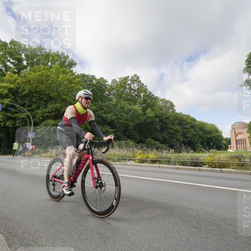 14.09.2025 - Stadtparktriathlon Michael Burmester http://msf.ph/oto/8892703 14.09.2025 11:20:41 Radfahren 838, 848, 861, 889, 897, 917, 938, 941 meine-sportfotos.de