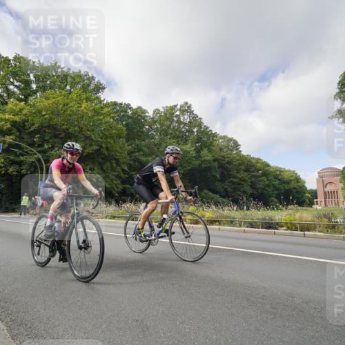 14.09.2025 - Stadtparktriathlon Michael Burmester http://msf.ph/oto/8892706 14.09.2025 11:20:45 Radfahren 838, 848, 861, 889, 897, 917, 938, 941, 989 meine-sportfotos.de