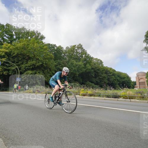 14.09.2025 - Stadtparktriathlon Michael Burmester http://msf.ph/oto/8892734 14.09.2025 11:22:06 Radfahren 842, 929, 939, 964, 972, 978, 1007, 1014, 1017 meine-sportfotos.de
