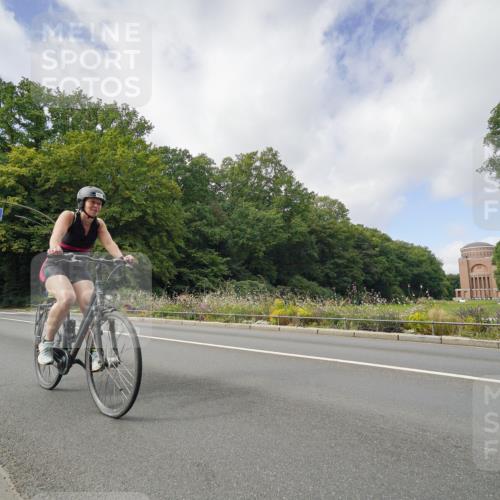 14.09.2025 - Stadtparktriathlon Michael Burmester http://msf.ph/oto/8892736 14.09.2025 11:22:06 Radfahren 842, 929, 939, 964, 972, 978, 1007, 1014, 1017 meine-sportfotos.de