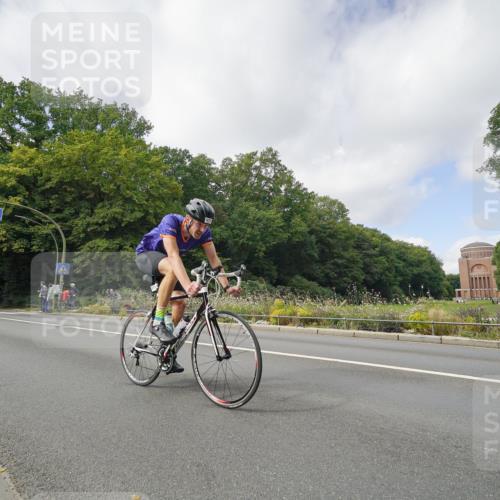14.09.2025 - Stadtparktriathlon Michael Burmester http://msf.ph/oto/8892757 14.09.2025 11:22:48 Radfahren 862, 870, 875, 921, 957, 958, 1001, 1002 meine-sportfotos.de