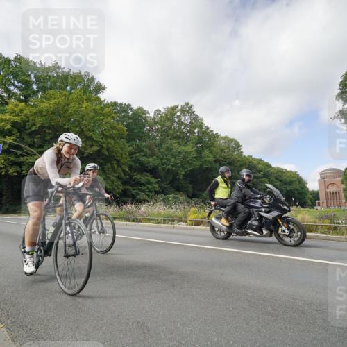 14.09.2025 - Stadtparktriathlon Michael Burmester http://msf.ph/oto/8892760 14.09.2025 11:22:52 Radfahren 831, 862, 870, 875, 918, 921, 948, 974, 1001, 1002 meine-sportfotos.de
