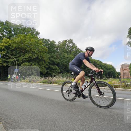 14.09.2025 - Stadtparktriathlon Michael Burmester http://msf.ph/oto/8892764 14.09.2025 11:22:59 Radfahren 829, 831, 851, 882, 918, 920, 948, 963, 974 meine-sportfotos.de