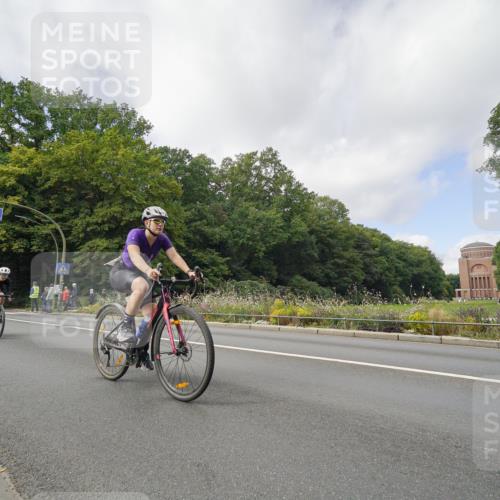 14.09.2025 - Stadtparktriathlon Michael Burmester http://msf.ph/oto/8892766 14.09.2025 11:23:01 Radfahren 829, 831, 851, 882, 918, 920, 948, 963, 974 meine-sportfotos.de