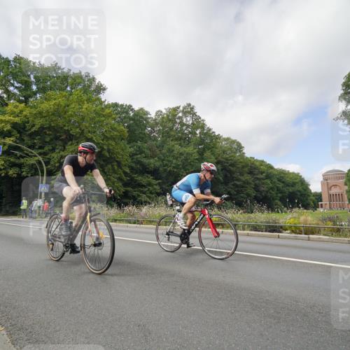14.09.2025 - Stadtparktriathlon Michael Burmester http://msf.ph/oto/8892768 14.09.2025 11:23:02 Radfahren 829, 831, 851, 882, 918, 920, 948, 963, 974 meine-sportfotos.de