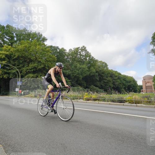14.09.2025 - Stadtparktriathlon Michael Burmester http://msf.ph/oto/8892776 14.09.2025 11:23:31 Radfahren 858, 888, 966 meine-sportfotos.de