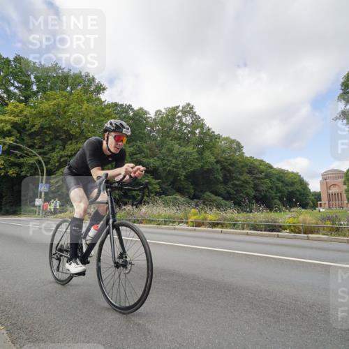 14.09.2025 - Stadtparktriathlon Michael Burmester http://msf.ph/oto/8892781 14.09.2025 11:23:42 Radfahren 849, 893, 936, 940, 943, 994, 1005, 1008 meine-sportfotos.de