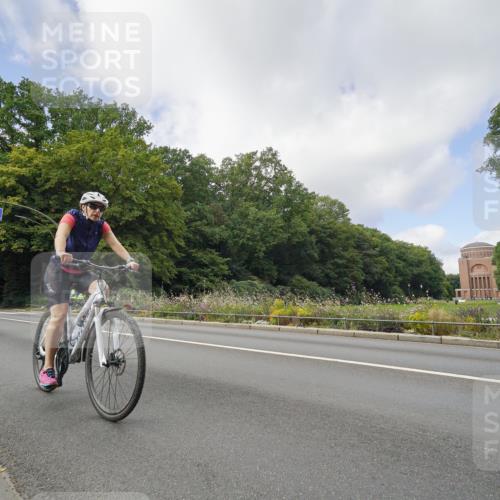 14.09.2025 - Stadtparktriathlon Michael Burmester http://msf.ph/oto/8892783 14.09.2025 11:23:45 Radfahren 849, 893, 936, 940, 943, 994, 1005, 1008, 1011 meine-sportfotos.de