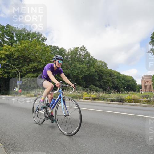 14.09.2025 - Stadtparktriathlon Michael Burmester http://msf.ph/oto/8892789 14.09.2025 11:23:50 Radfahren 824, 893, 936, 940, 943, 994, 1005, 1008, 1011 meine-sportfotos.de