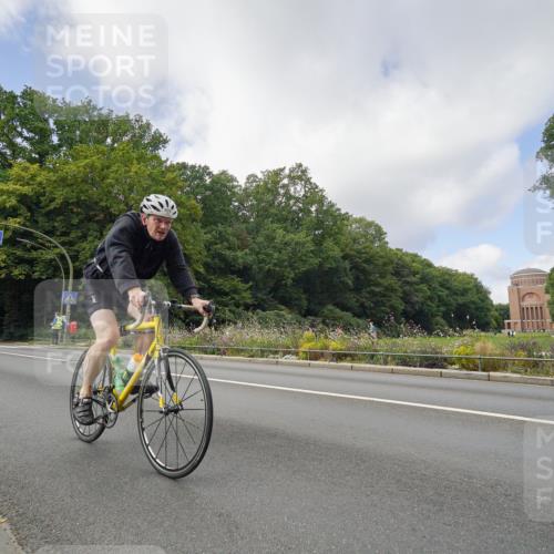 14.09.2025 - Stadtparktriathlon Michael Burmester http://msf.ph/oto/8892796 14.09.2025 11:24:02 Radfahren 823, 876, 878, 895, 915, 924, 986, 987 meine-sportfotos.de