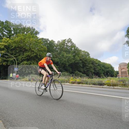 14.09.2025 - Stadtparktriathlon Michael Burmester http://msf.ph/oto/8892806 14.09.2025 11:24:13 Radfahren 823, 894, 924, 968, 970 meine-sportfotos.de