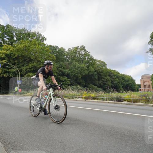 14.09.2025 - Stadtparktriathlon Michael Burmester http://msf.ph/oto/8892818 14.09.2025 11:25:01 Radfahren 839, 843, 967 meine-sportfotos.de
