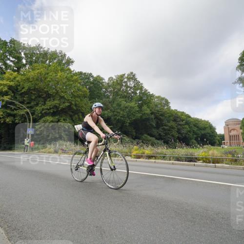 14.09.2025 - Stadtparktriathlon Michael Burmester http://msf.ph/oto/8892828 14.09.2025 11:25:43 Radfahren 826, 837, 852, 919, 1000 meine-sportfotos.de