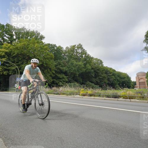 14.09.2025 - Stadtparktriathlon Michael Burmester http://msf.ph/oto/8892829 14.09.2025 11:25:44 Radfahren 826, 837, 852, 919, 1000 meine-sportfotos.de