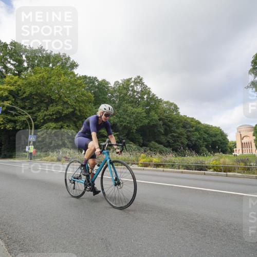 14.09.2025 - Stadtparktriathlon Michael Burmester http://msf.ph/oto/8892832 14.09.2025 11:26:06 Radfahren 930, 951, 1006 meine-sportfotos.de
