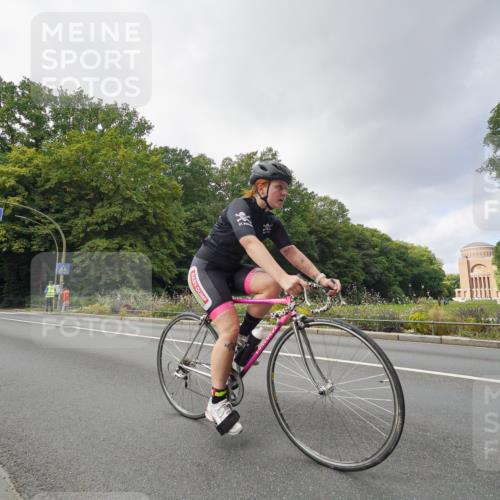 14.09.2025 - Stadtparktriathlon Michael Burmester http://msf.ph/oto/8892847 14.09.2025 11:26:37 Radfahren 846, 905, 911, 931, 942, 961, 976 meine-sportfotos.de