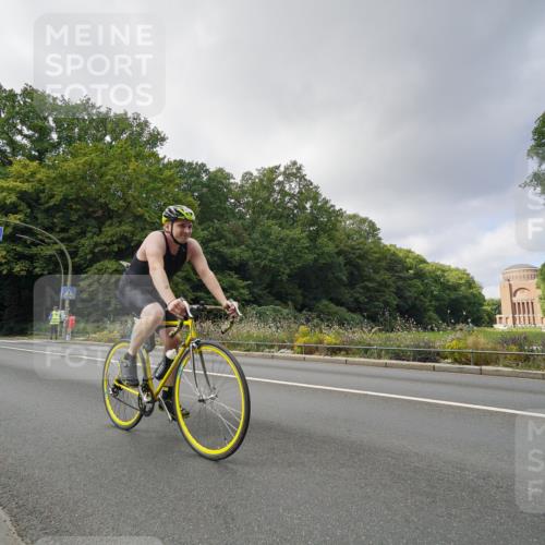 14.09.2025 - Stadtparktriathlon Michael Burmester http://msf.ph/oto/8892852 14.09.2025 11:26:49 Radfahren 868, 898, 905, 914, 932, 969, 985 meine-sportfotos.de