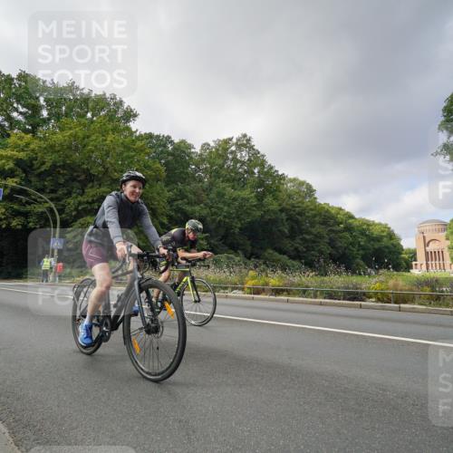 14.09.2025 - Stadtparktriathlon Michael Burmester http://msf.ph/oto/8892854 14.09.2025 11:26:54 Radfahren 868, 898, 914, 932, 969, 985, 995 meine-sportfotos.de