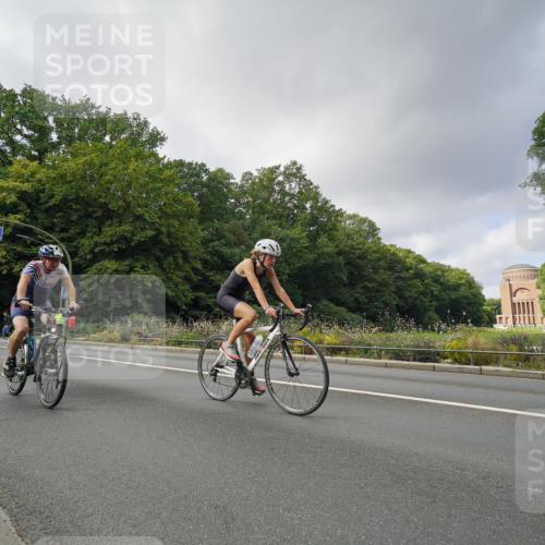 14.09.2025 - Stadtparktriathlon Michael Burmester http://msf.ph/oto/8892855 14.09.2025 11:26:56 Radfahren 868, 898, 932, 969, 985, 995 meine-sportfotos.de