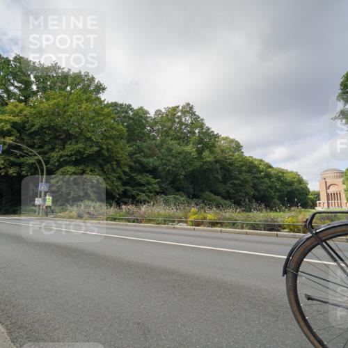 14.09.2025 - Stadtparktriathlon Michael Burmester http://msf.ph/oto/8892861 14.09.2025 11:27:19 Radfahren 836, 838, 867, 874, 947, 979, 996 meine-sportfotos.de