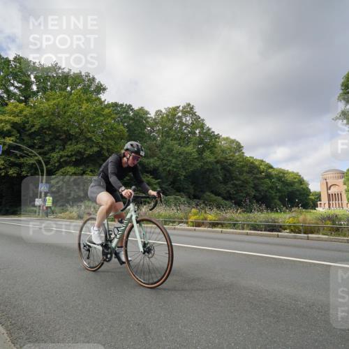 14.09.2025 - Stadtparktriathlon Michael Burmester http://msf.ph/oto/8892862 14.09.2025 11:27:21 Radfahren 836, 838, 867, 874, 947, 979, 996 meine-sportfotos.de
