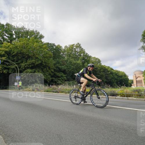 14.09.2025 - Stadtparktriathlon Michael Burmester http://msf.ph/oto/8892867 14.09.2025 11:27:27 Radfahren 838, 867, 874, 979, 996 meine-sportfotos.de