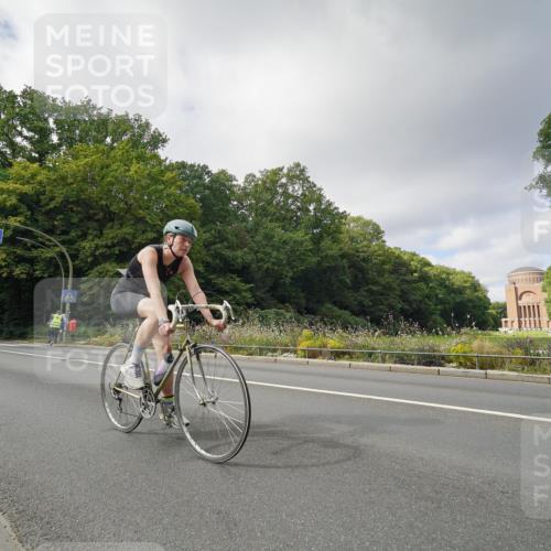 14.09.2025 - Stadtparktriathlon Michael Burmester http://msf.ph/oto/8892876 14.09.2025 11:27:43 Radfahren 833, 841, 872, 889, 917, 944, 990, 1016, 1020 meine-sportfotos.de