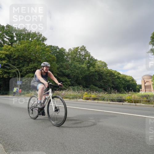 14.09.2025 - Stadtparktriathlon Michael Burmester http://msf.ph/oto/8892879 14.09.2025 11:27:48 Radfahren 833, 853, 872, 890, 897, 944, 990, 1009, 1016, 1020 meine-sportfotos.de