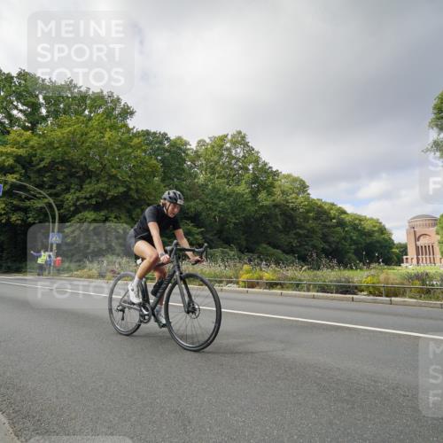 14.09.2025 - Stadtparktriathlon Michael Burmester http://msf.ph/oto/8892881 14.09.2025 11:27:52 Radfahren 833, 848, 853, 872, 890, 897, 916, 944, 990, 1009, 1016 meine-sportfotos.de