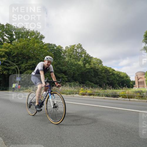 14.09.2025 - Stadtparktriathlon Michael Burmester http://msf.ph/oto/8892883 14.09.2025 11:27:53 Radfahren 833, 848, 853, 872, 890, 897, 916, 990, 1009 meine-sportfotos.de