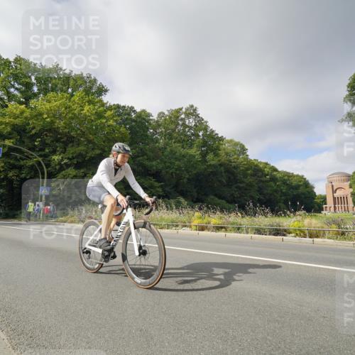 14.09.2025 - Stadtparktriathlon Michael Burmester http://msf.ph/oto/8892904 14.09.2025 11:28:51 Radfahren 938, 973, 982, 984, 989, 1018, 1019 meine-sportfotos.de