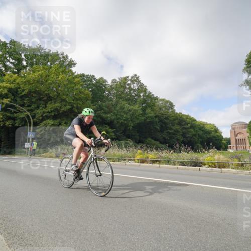 14.09.2025 - Stadtparktriathlon Michael Burmester http://msf.ph/oto/8892911 14.09.2025 11:29:34 Radfahren 892, 937 meine-sportfotos.de