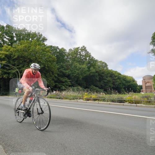 14.09.2025 - Stadtparktriathlon Michael Burmester http://msf.ph/oto/8892923 14.09.2025 11:30:13 Radfahren 828, 870, 918, 921, 939, 955 meine-sportfotos.de