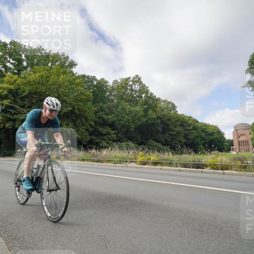 14.09.2025 - Stadtparktriathlon Michael Burmester http://msf.ph/oto/8892926 14.09.2025 11:30:19 Radfahren 828, 939, 955, 963 meine-sportfotos.de
