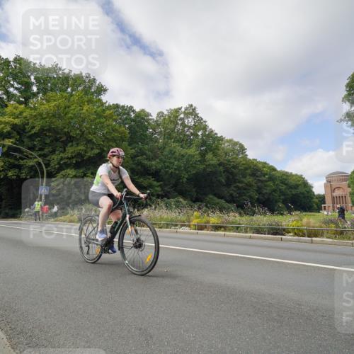 14.09.2025 - Stadtparktriathlon Michael Burmester http://msf.ph/oto/8892928 14.09.2025 11:30:28 Radfahren 822, 855, 927, 952, 960, 963 meine-sportfotos.de