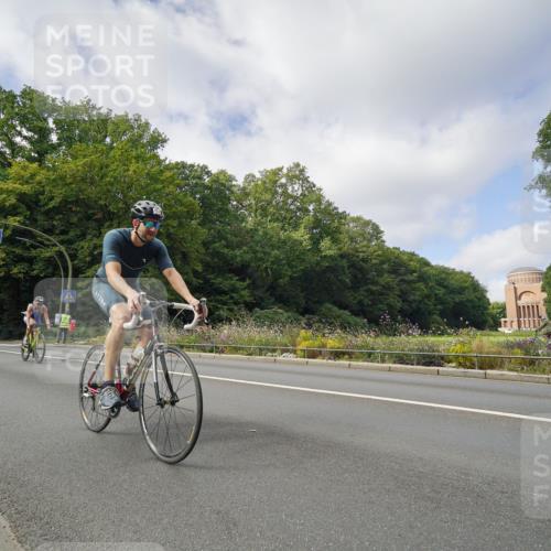 14.09.2025 - Stadtparktriathlon Michael Burmester http://msf.ph/oto/8892942 14.09.2025 11:31:02 Radfahren 862, 882, 920, 929, 945, 957, 964, 987 meine-sportfotos.de