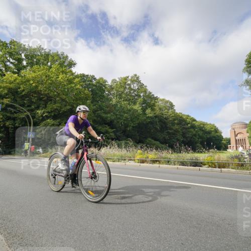 14.09.2025 - Stadtparktriathlon Michael Burmester http://msf.ph/oto/8892965 14.09.2025 11:31:51 Radfahren 876, 895, 948 meine-sportfotos.de
