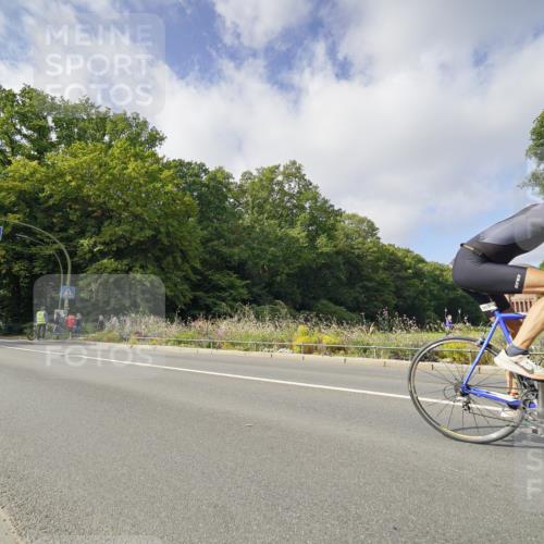 14.09.2025 - Stadtparktriathlon Michael Burmester http://msf.ph/oto/8892970 14.09.2025 11:32:06 Radfahren 877, 878, 900, 915, 966 meine-sportfotos.de
