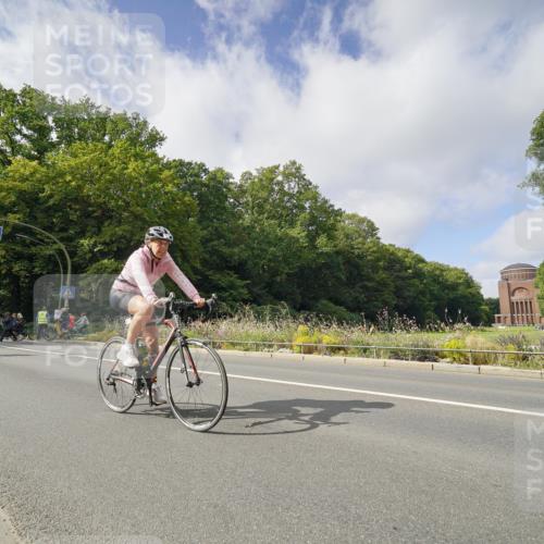 14.09.2025 - Stadtparktriathlon Michael Burmester http://msf.ph/oto/8892978 14.09.2025 11:32:21 Radfahren 894, 968, 974, 997, 1017 meine-sportfotos.de