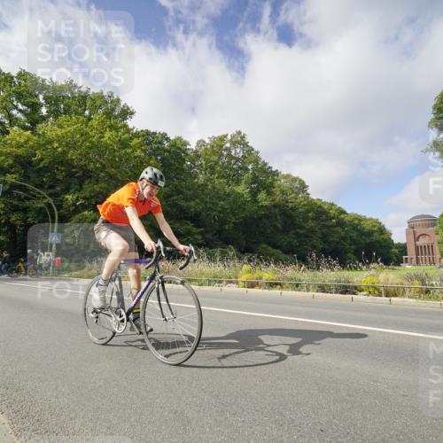 14.09.2025 - Stadtparktriathlon Michael Burmester http://msf.ph/oto/8892979 14.09.2025 11:32:22 Radfahren 894, 968, 974, 997, 1017 meine-sportfotos.de