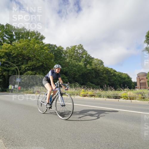 14.09.2025 - Stadtparktriathlon Michael Burmester http://msf.ph/oto/8892993 14.09.2025 11:33:18 Radfahren 824, 946, 980, 992, 1005, 1011, 1067 meine-sportfotos.de